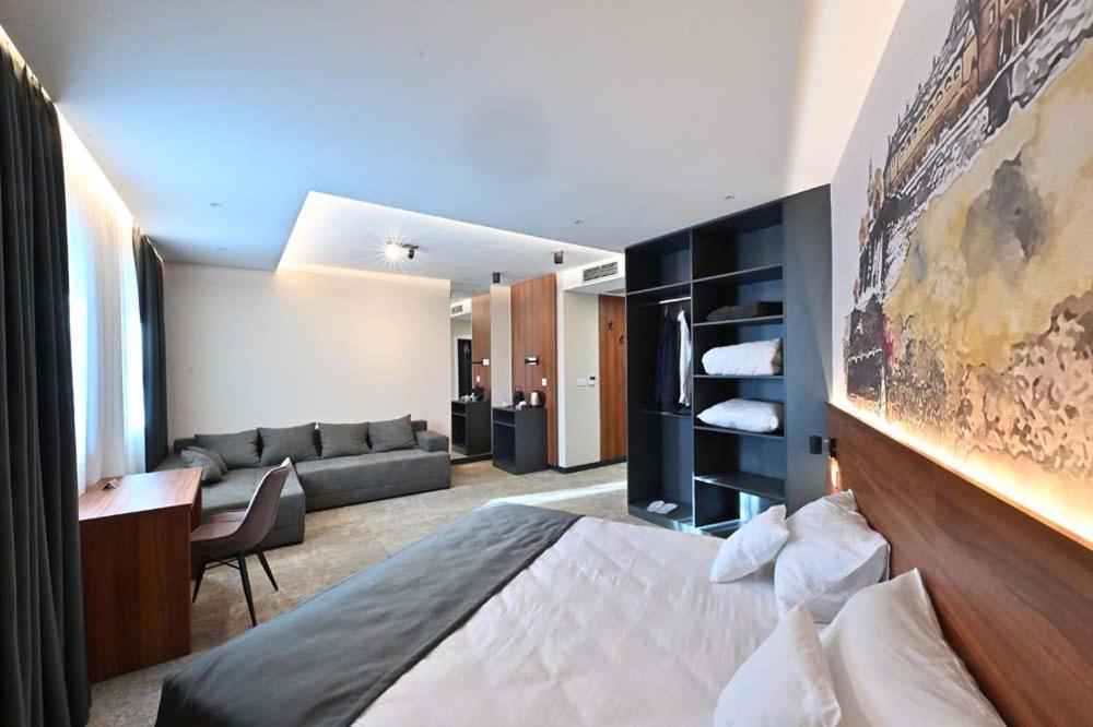 Tvrdjava Rooms - Novi Sad Luaran gambar